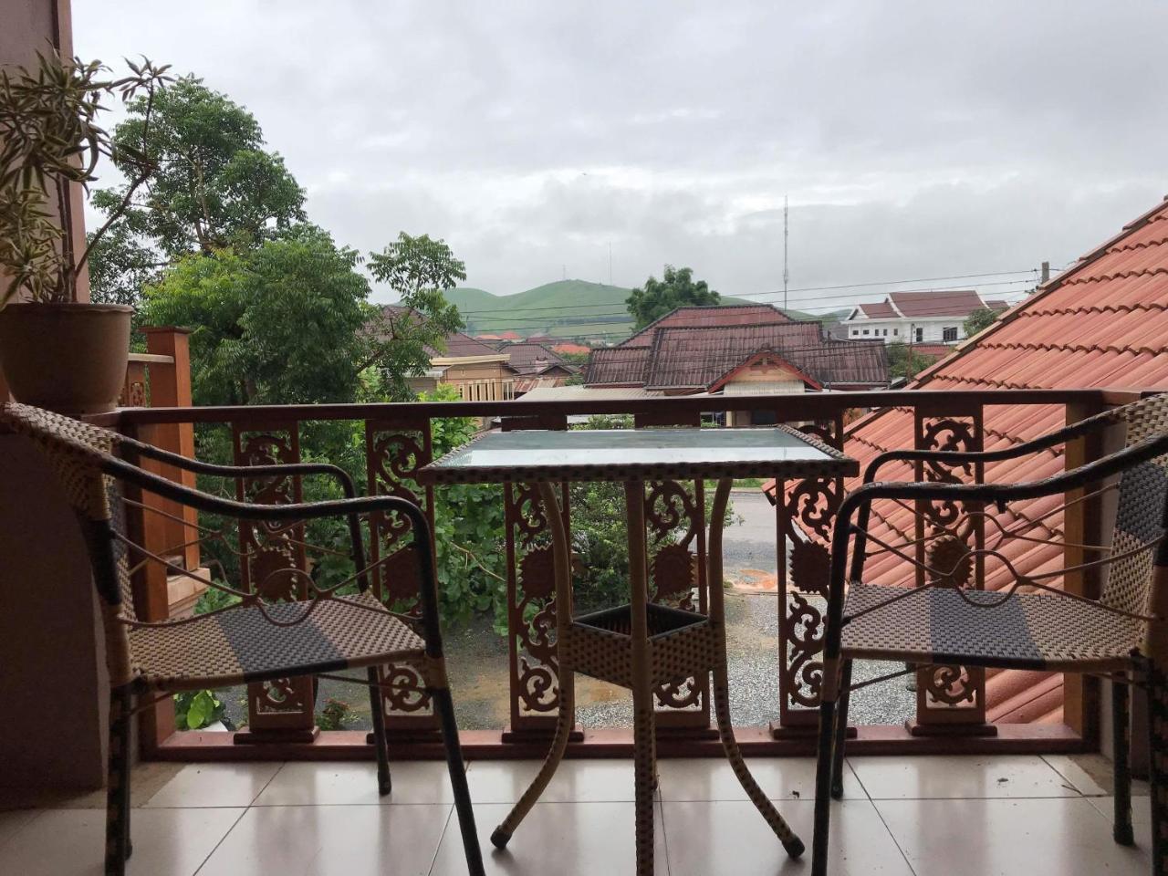 Pukyo Bed And Breakfast Belgian Lao Ban Nangoy Exterior foto